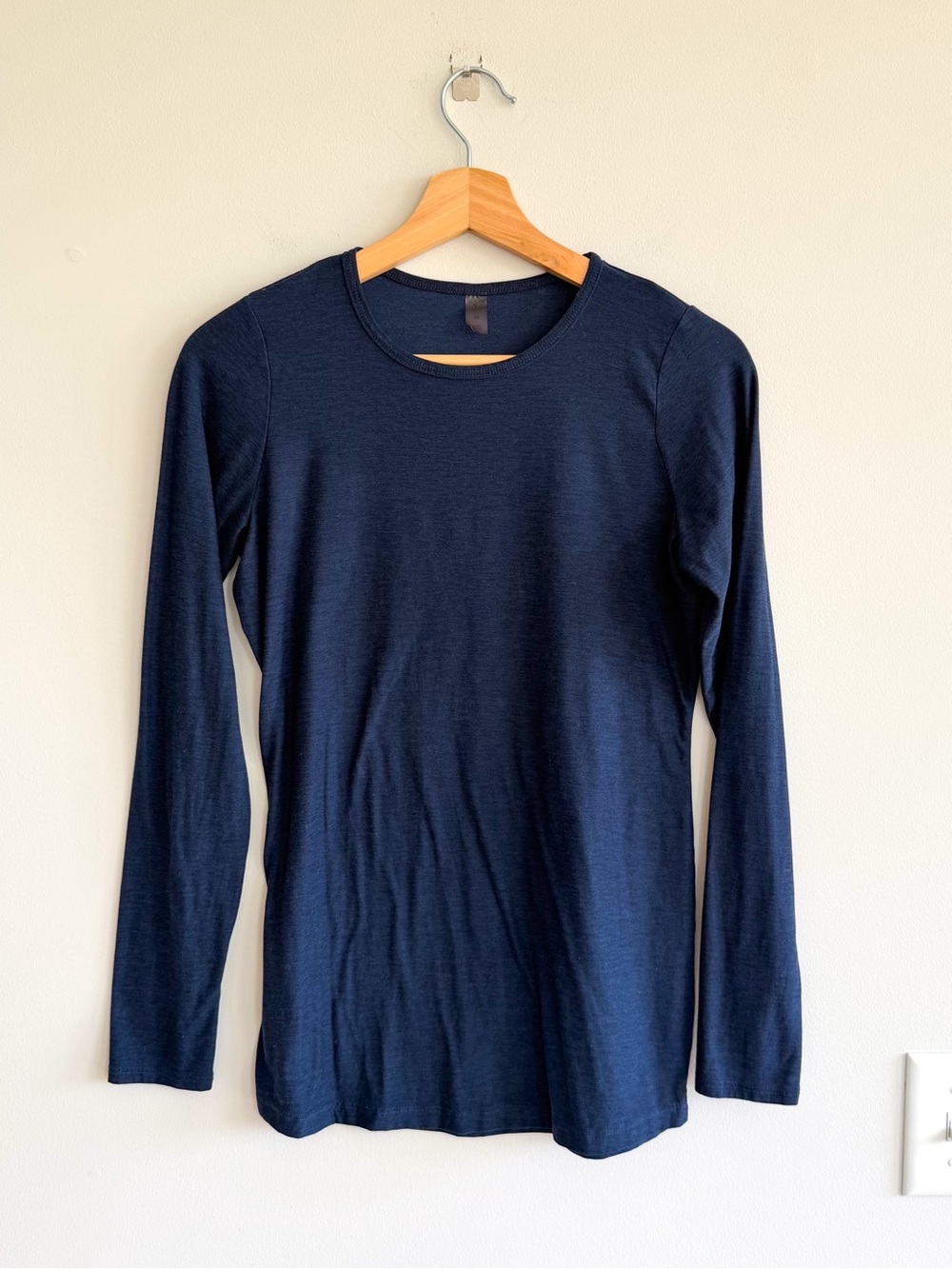Beyond the Bump by Beyond Yoga Crew Neck Long Sleeve T-Shirt Blue M - Picture 1 of 6